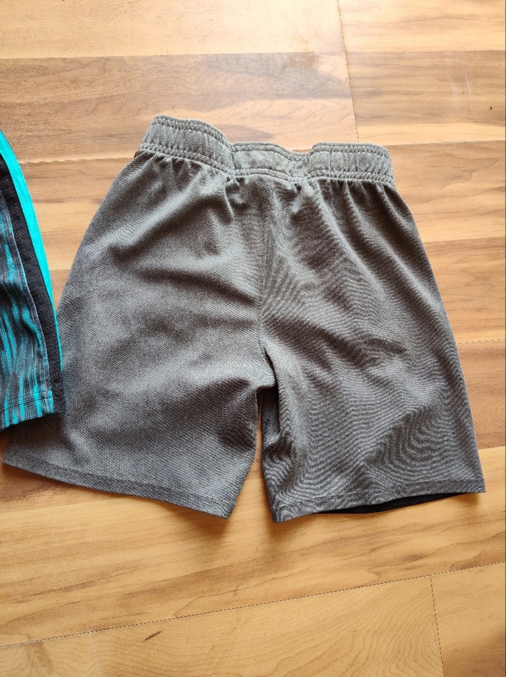 Adidas & Under Armour Boys 5T Shorts - Picture 7 of 8